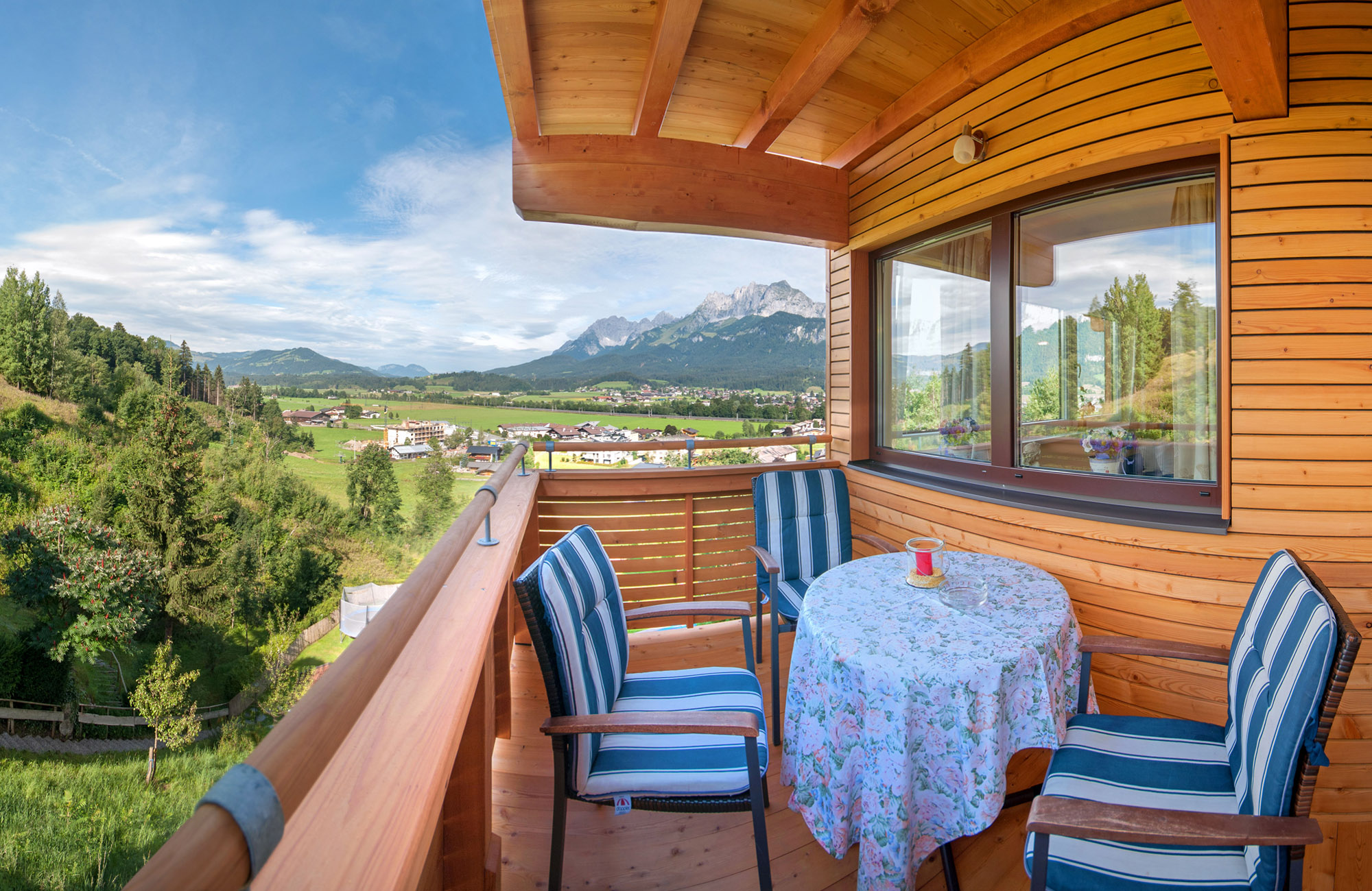 Preiswerte Ferienwohnungen in St. Johann in Tirol mit Ausblick zum Wilder Kaiser und Süd Balkon 1