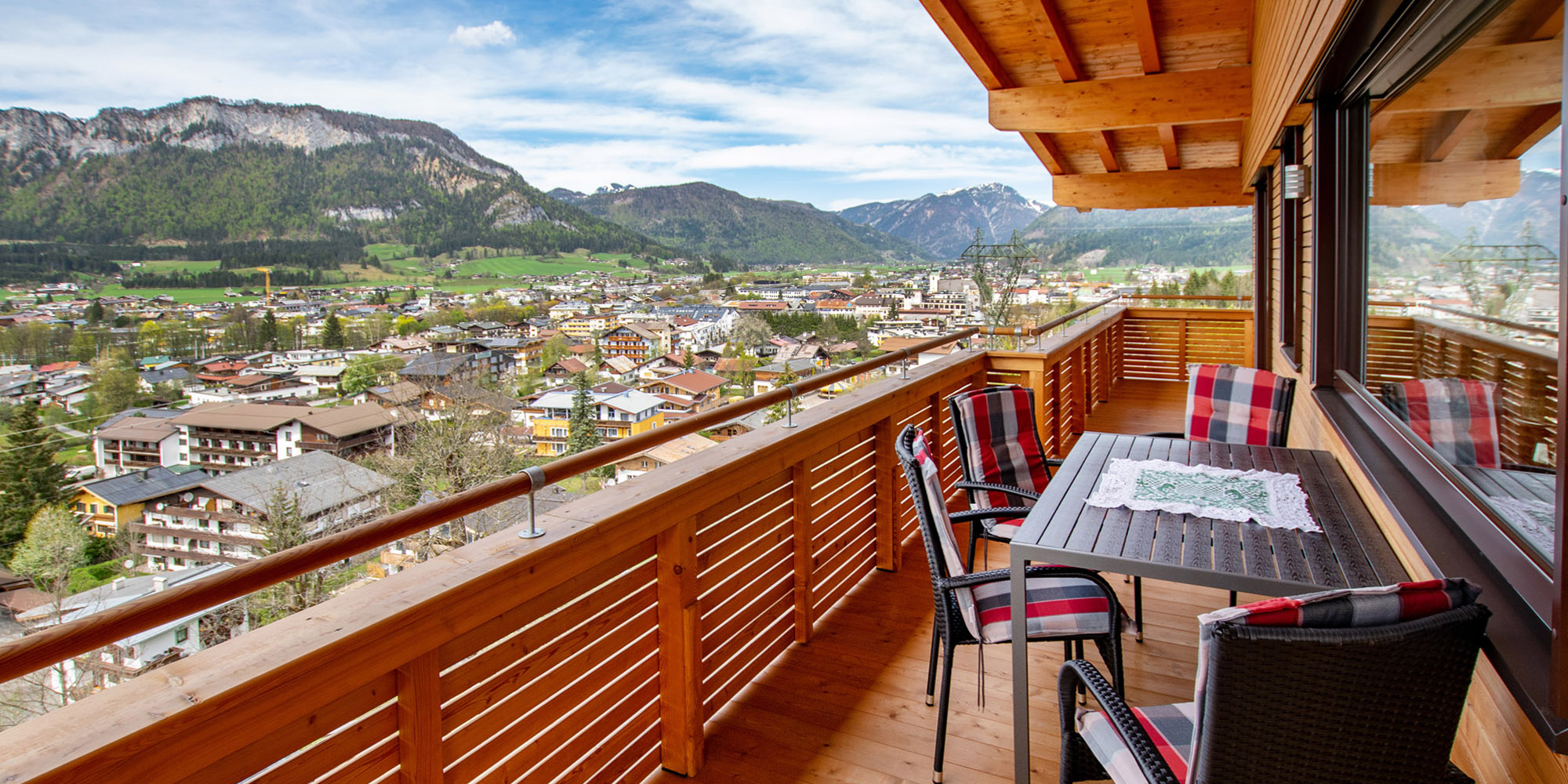 Luxus Apartment Kaiser Residenz Ausblick vom Balkon zum Wilden Kaiser